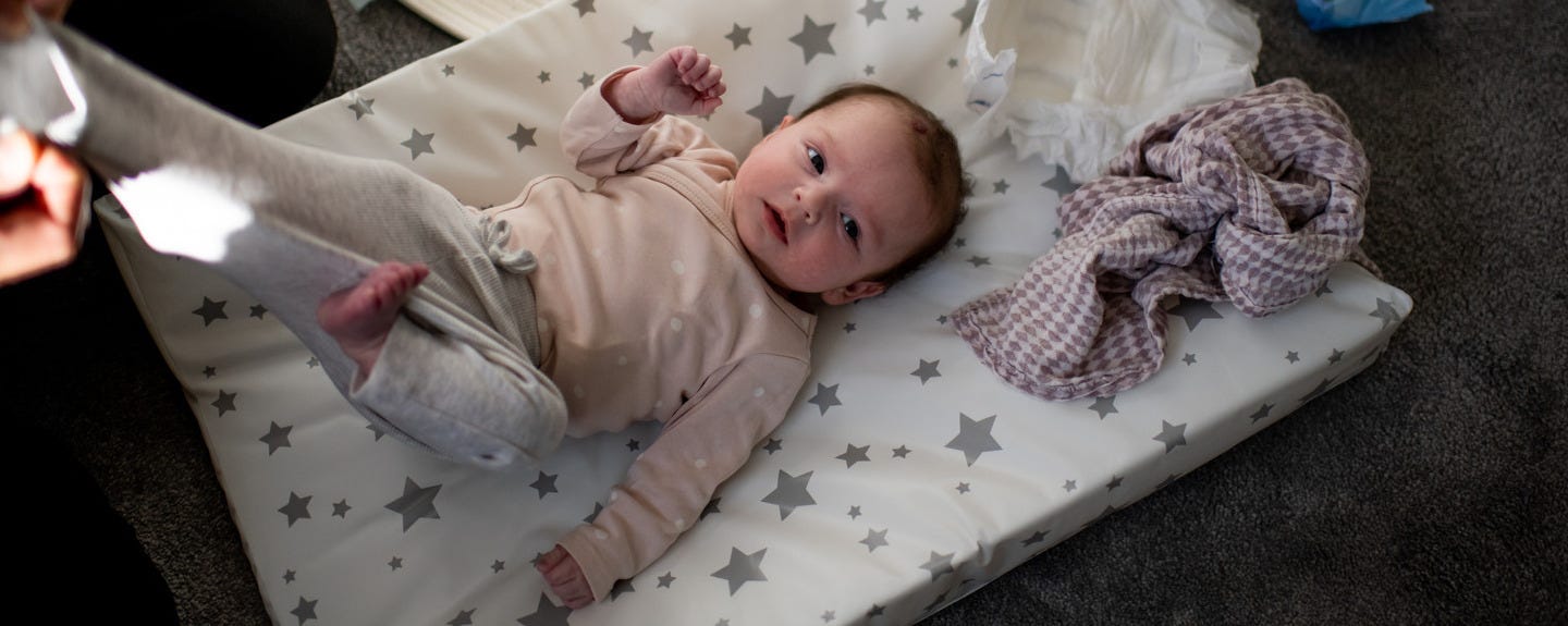 Changer la couche de nuit : comment éviter de perturber le sommeil de votre bébé