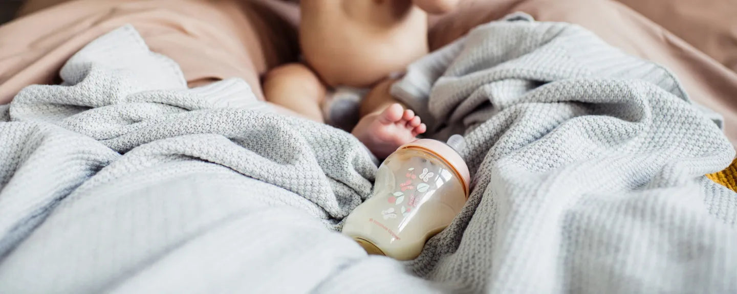 Les bébés nourris au biberon devraient-ils être nourris à la demande ?