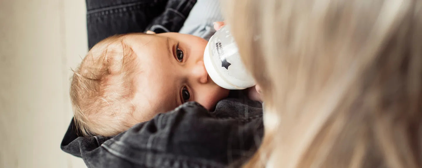 Qu’est-ce que le reflux chez les bébés, signes de reflux chez les bébés