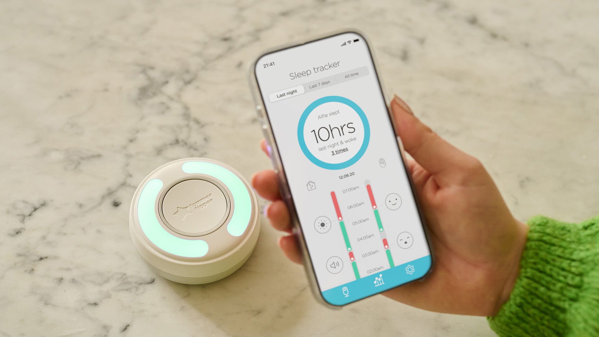 Mum using Sleep Tracker on Dreamsense App