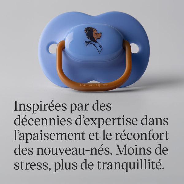 Sucette bleue sur fond gris avec texte superposé reprenant le slogan USP du produit.
