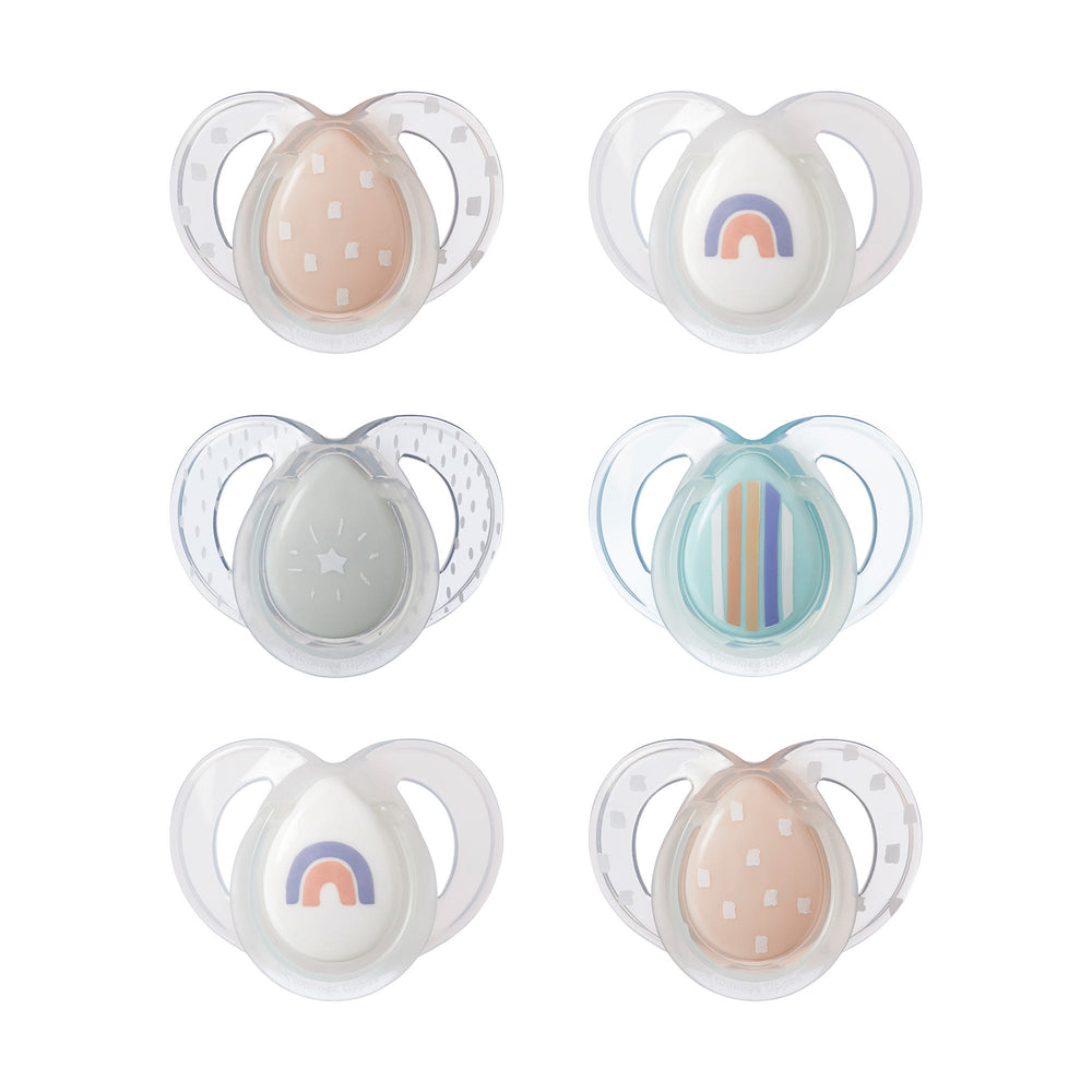 Sucettes sur fond blanc