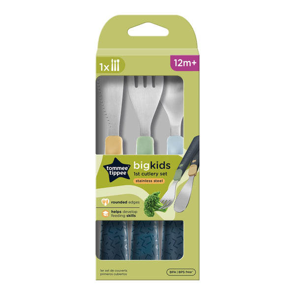 Boîte d'emballage d'un set de couverts trois pièces sur fond blanc.