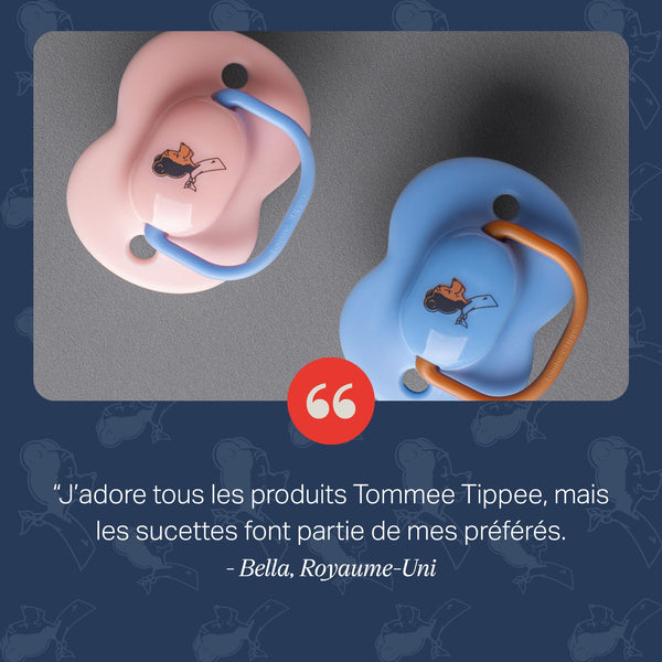 Sucettes roses et bleues sur fond gris avec texte superposé représentant l'avis d'un client.