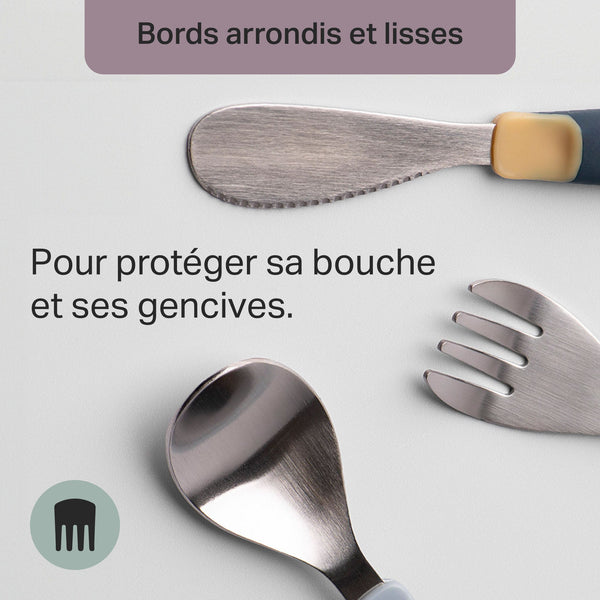 Gros plan sur les bords lisses et ronds des couverts avec un texte décrivant les avantages.