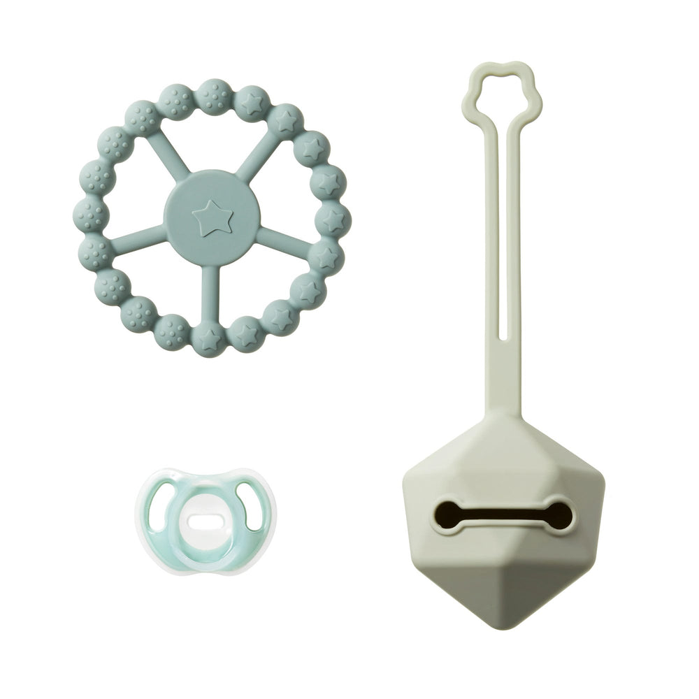 Contenu d'un coffret cadeau confort en silicone sur fond blanc.