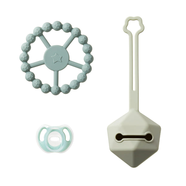 Contenu d'un coffret cadeau confort en silicone sur fond blanc.