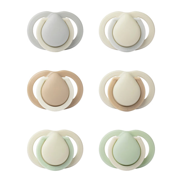 Sucettes sur fond blanc