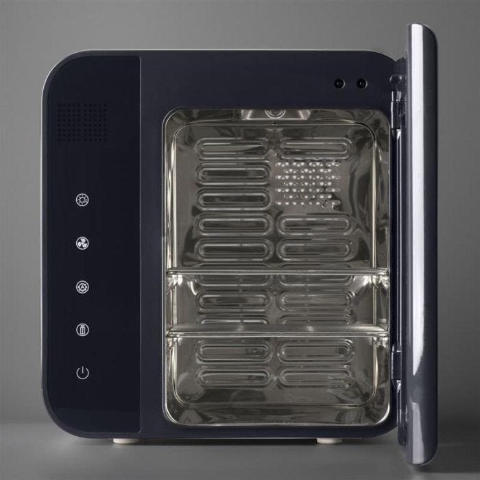 UV steriliser with open door