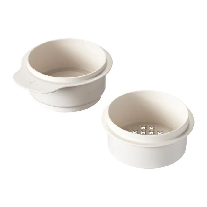 A set of two White stacking cups for the Tommee Tippee Perfect Prep® bottle making machine.​