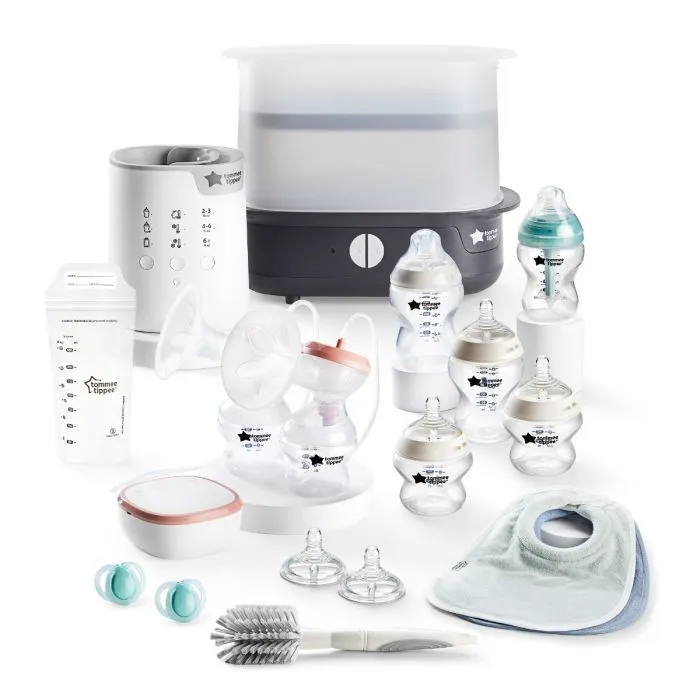 Products included in the complete breastfeeding bundle. Including steriliser, single electric breast pump, warmer and accessories. 