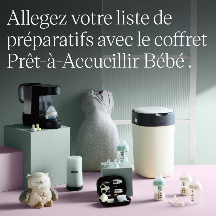 Tous les composants de l&apos;offre groupée Get Ready for Baby sur un fond bleu et violet