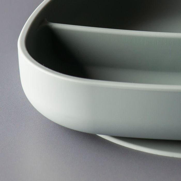 Close up of the silicone plate’s suction base