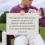 Image d&apos;un parent nourrissant un enfant en bas âge dans un parc avec