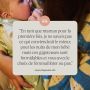 L&apos;avis du client contre une photo d&apos;un parent tenant un bébé emmailloté.