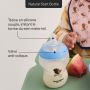 Image du biberon Natural Start posé sur une chaise haute avec des indications sur les caractéristiques du produit