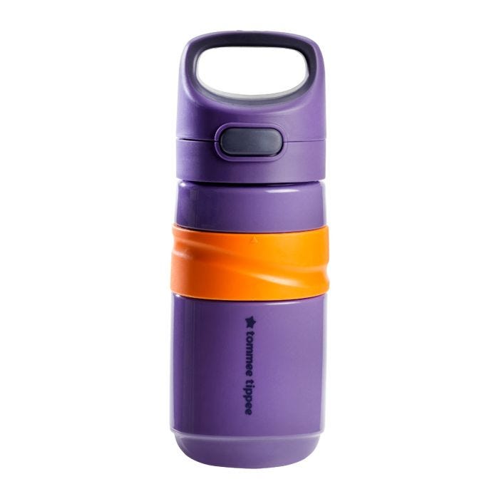 Tasse Sportee mauve à couvercle rabattable sur fond blanc