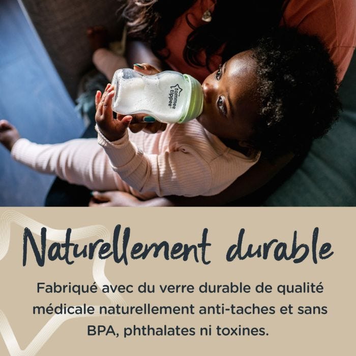 Bébé buvant dans un biberon en verre avec un texte indiquant que le biberon est durable et en verre de qualité médicale.
