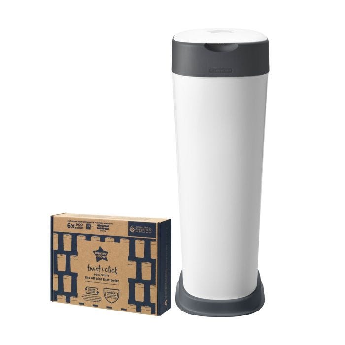 Poubelle à couches Twist & Click XL et six éco-recharges sur fond blanc