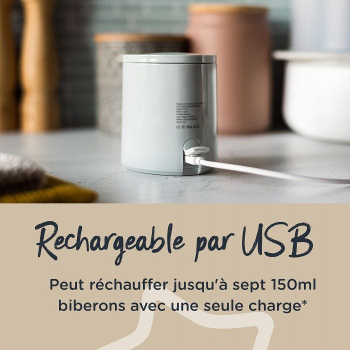 Chauffe-biberon LetsGo sur un comptoir de cuisine avec un câble branché au-dessus d&apos;un texte sur le chargement USB