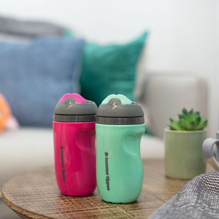 Insulated sippee 2 pack - pink green on table
