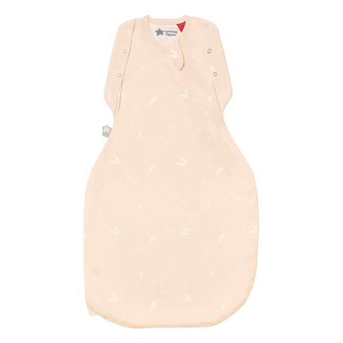 Gigoteuse d&apos;Emmaillotage Pink Petal Grofriends avec un fond blanc uni.